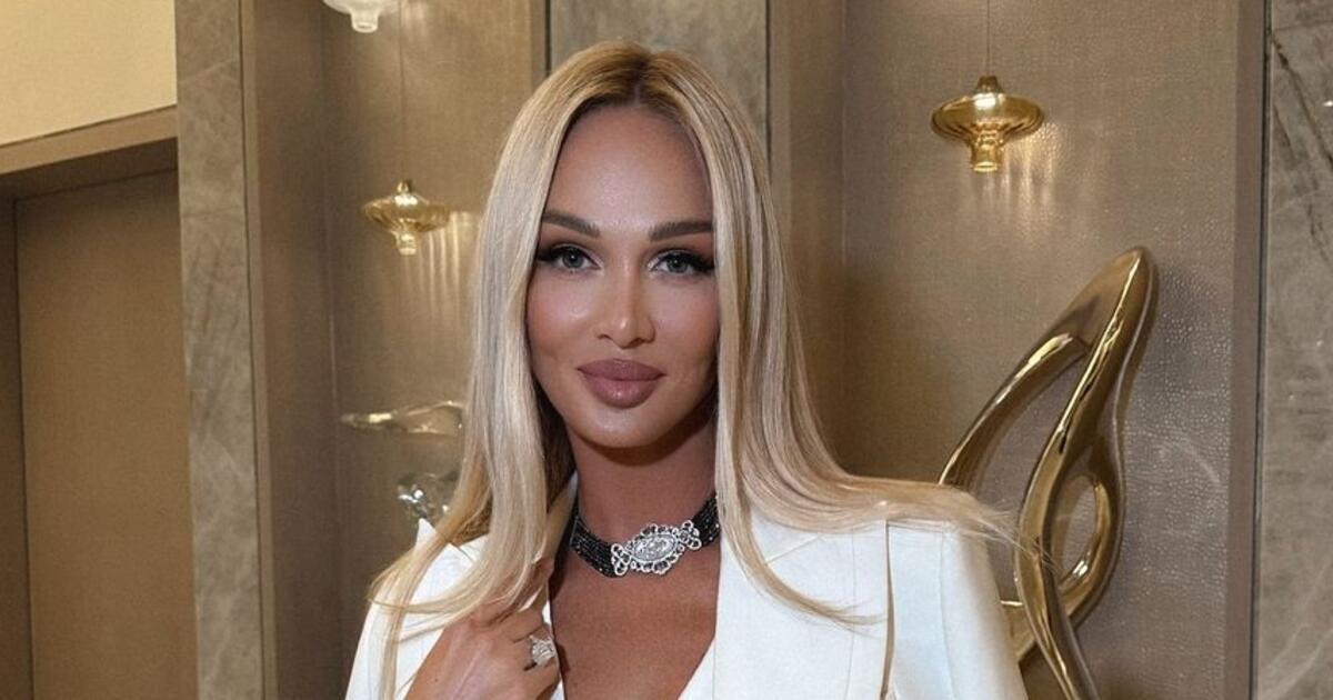 Виктория Лопырева